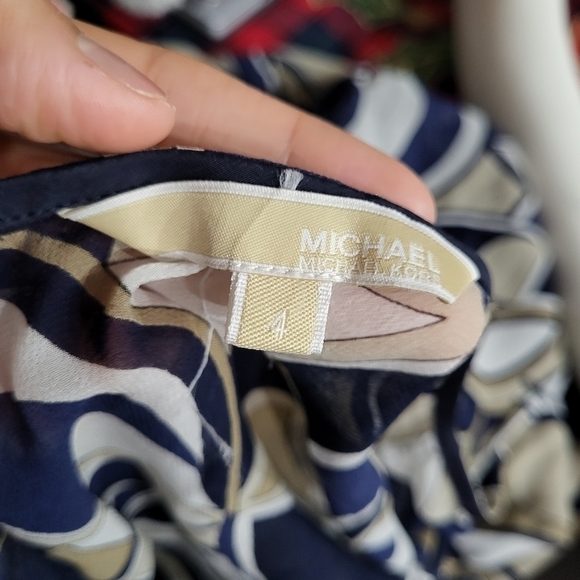 MICHAEL KORS - Deep V-neck Blouses - Picture 9 of 11